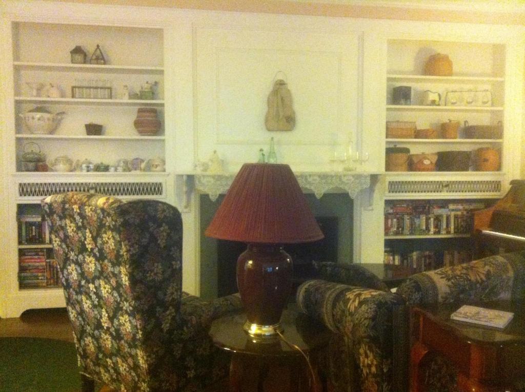 Red Lion Bed & Breakfast Екстериор снимка