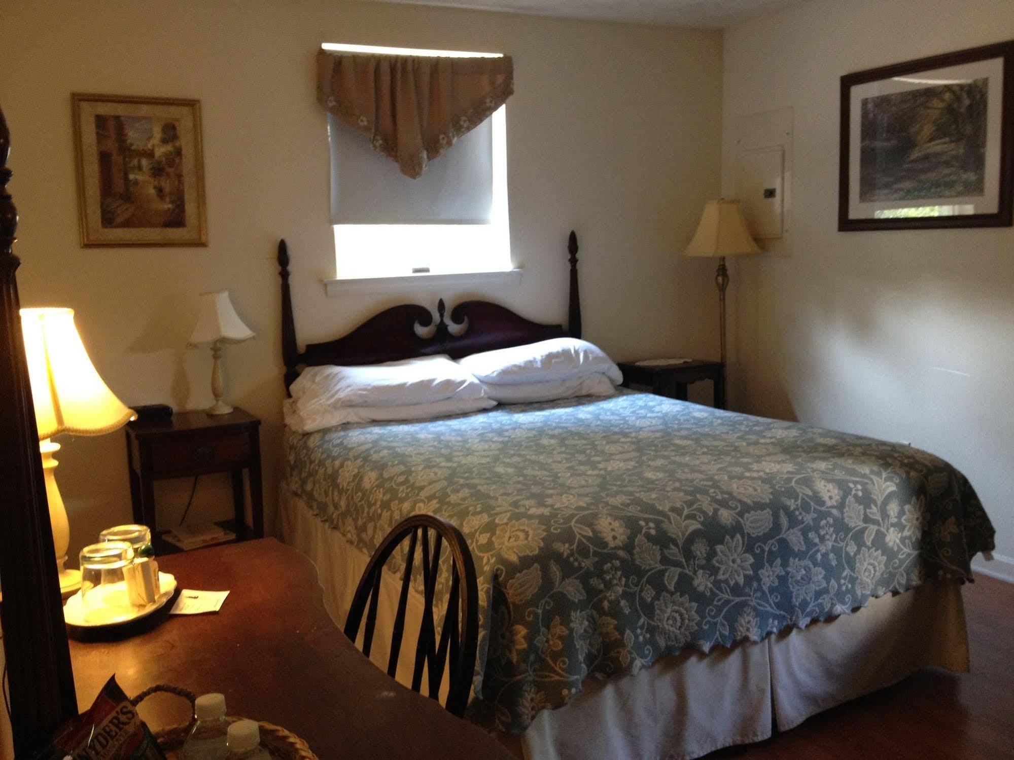 Red Lion Bed & Breakfast Екстериор снимка