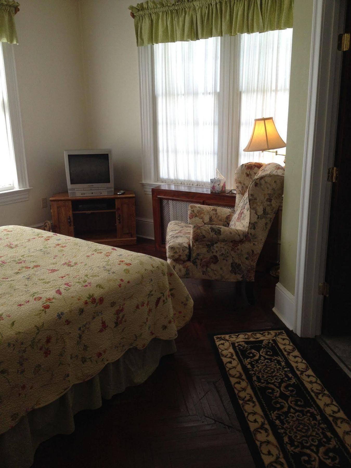 Red Lion Bed & Breakfast Екстериор снимка