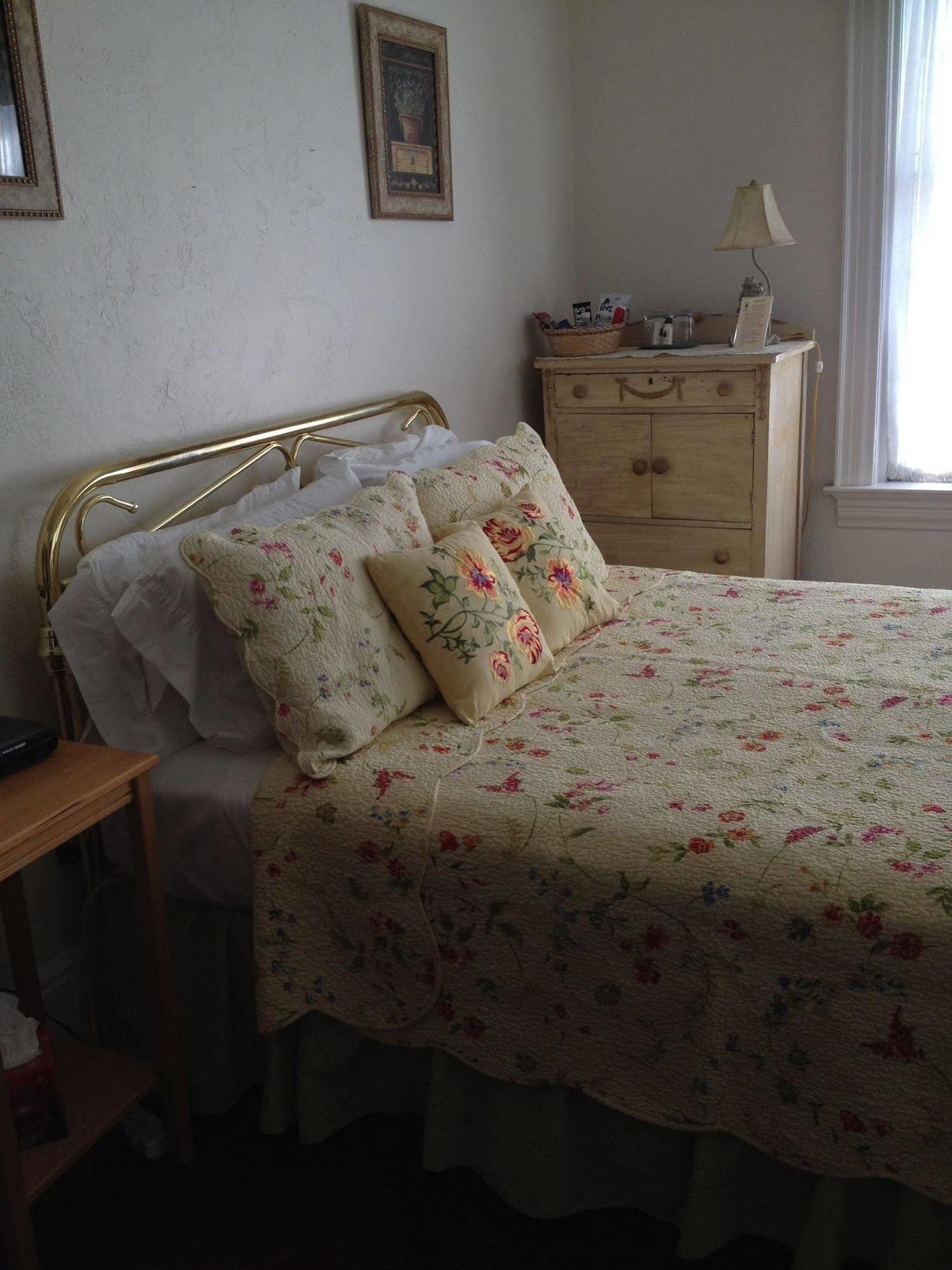 Red Lion Bed & Breakfast Екстериор снимка